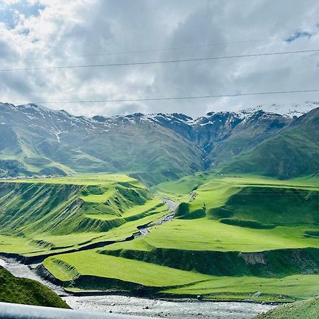 Alpine Escape Kazbegi Villa Екстериор снимка